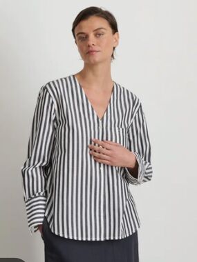 ALEX MILL PORTUGUESE POPLIN CROSBY V-NECK CHARCOAL WHITE STRIPE Large